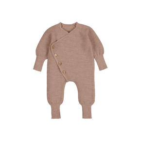 Feinstrick Overall mit Olivenholzknöpfen