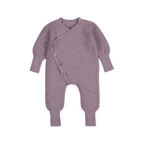 Feinstrick Overall mit Olivenholzknöpfen