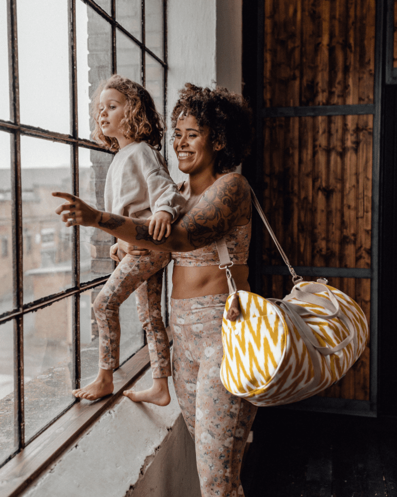 Kinderleggings coral singing in Rose Blumenprint aus Biobaumwolle